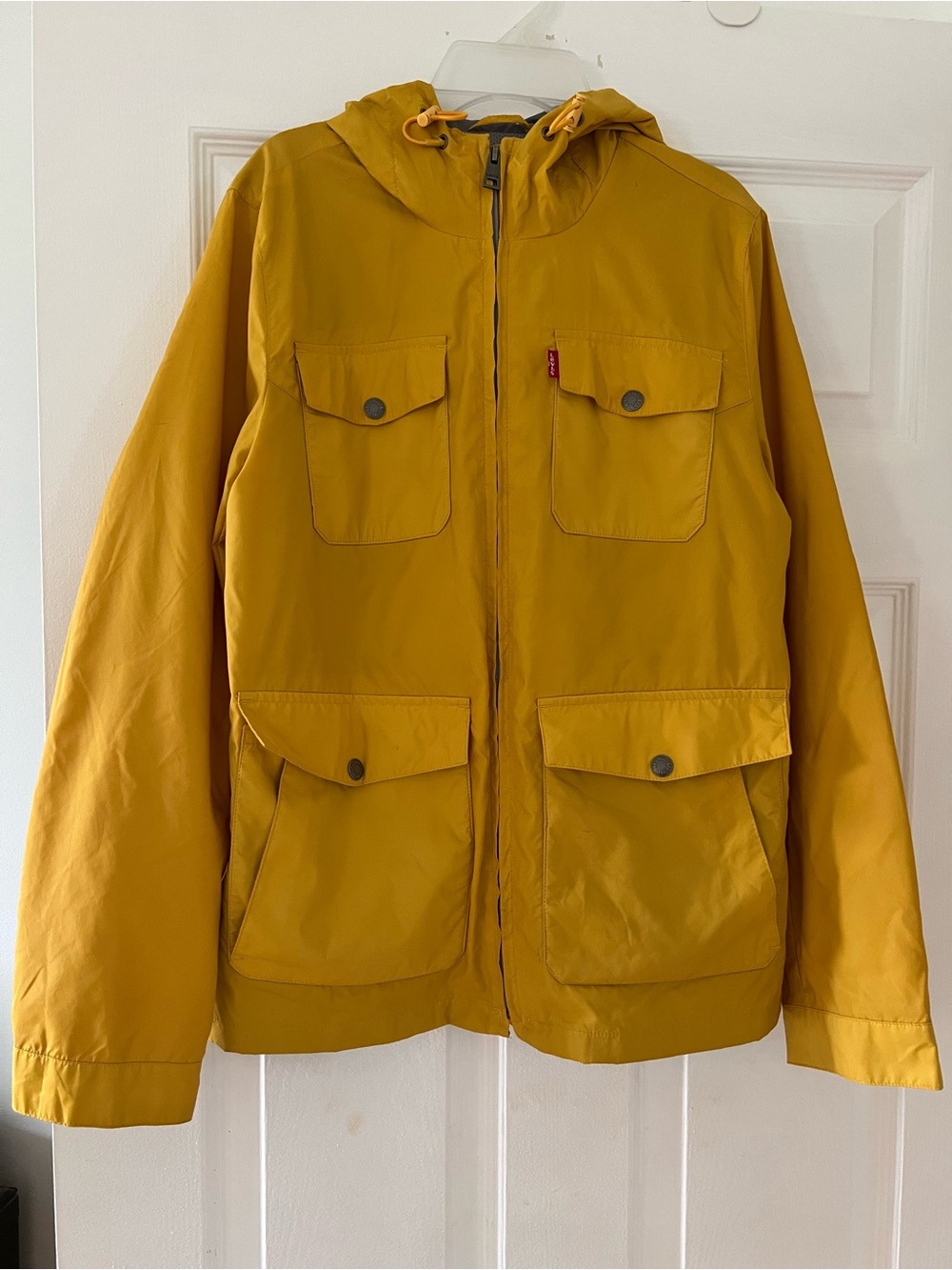☔️Levi's Mustard Hooded Raincoat with Four Front Pockets
